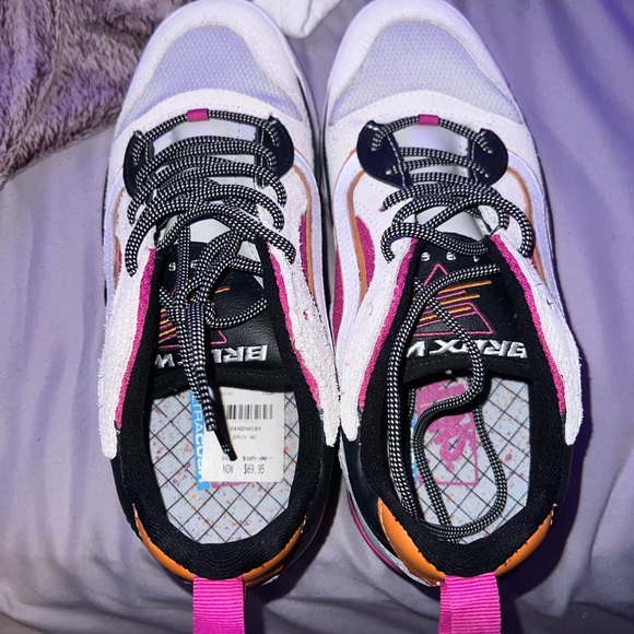 Vans - Picture 2 of 2